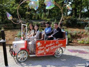 京成バラ園「ノッキング　オン　スプリング」内覧会の写真