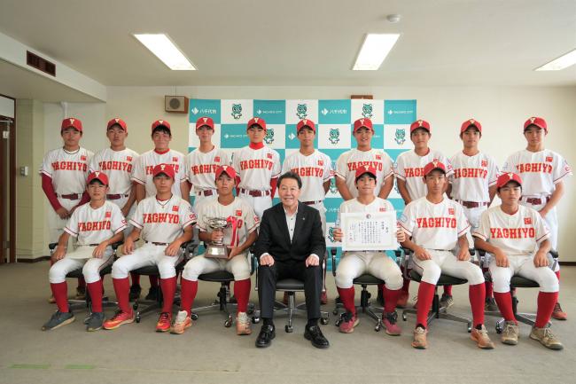 八千代ボーイズと服部市長