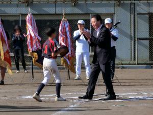 八千代市少年野球連盟秋季市民大会閉会式の写真