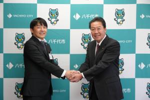 JICAボランティア市長表敬訪問の写真