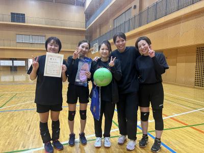 レディースの部優勝エンジョイハリボーエーの皆さん