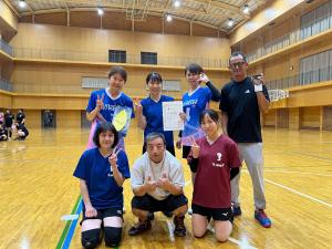 レディースの部で優勝したG・blazeの皆さん(集合写真)