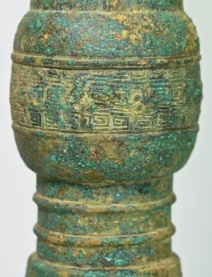 青銅製華瓶胴部
