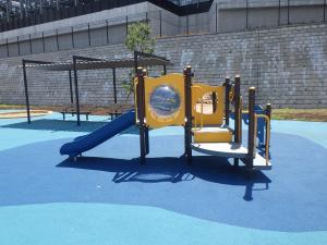 小型複合遊具
