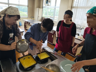 太巻きづくりの様子②