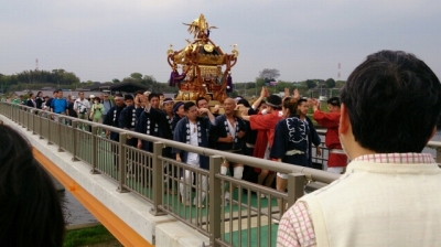 歩道橋開通式の様子