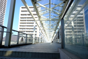 駅前の高架歩道整備への取り組みの画像