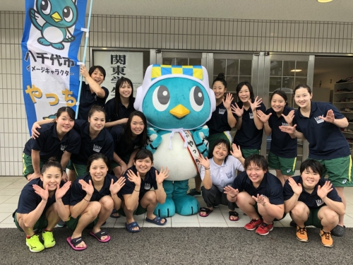 秀明大学女子水球部の皆さんとやっち