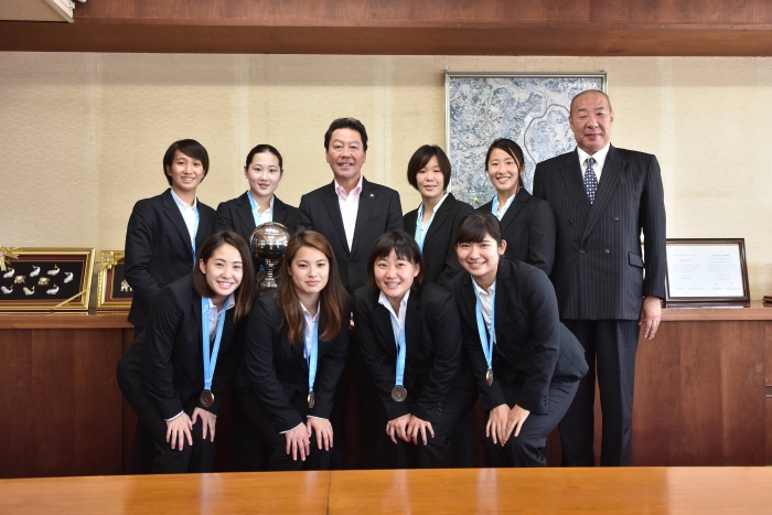 秀明大学女子水球部　表敬訪問