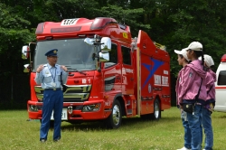 消防の説明をする中央消防署長の画像