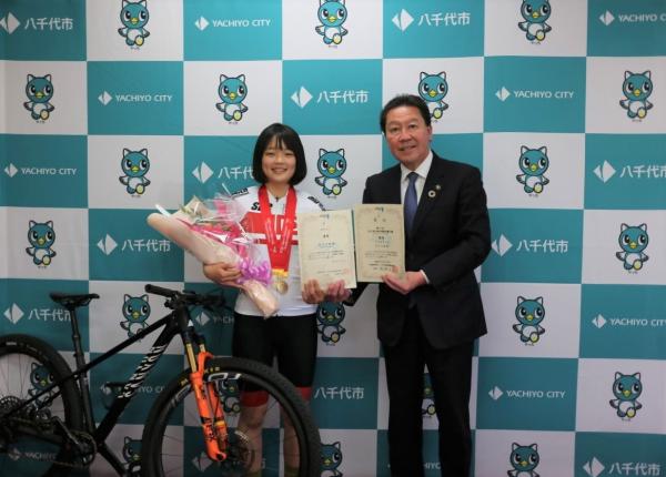 訪問された石川選手