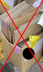 箱に入れられたダンボール