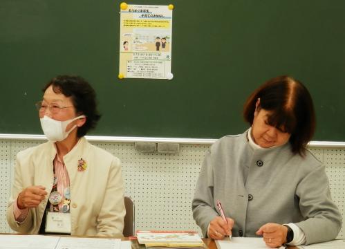 講師